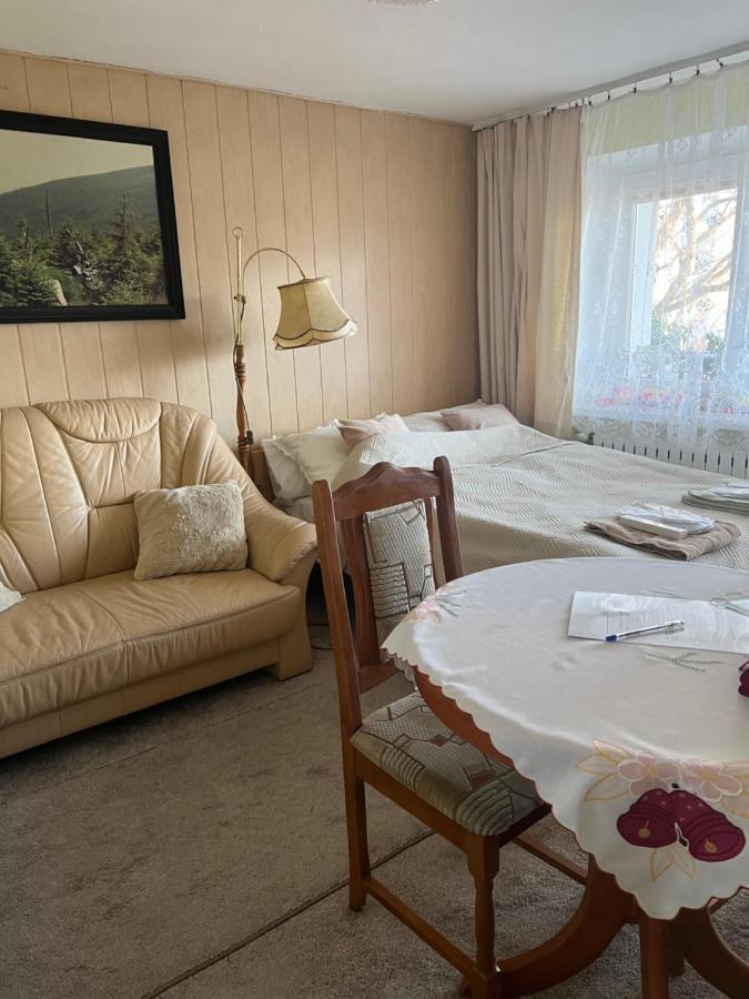 Apartment Azyl - Kazdy Z Wlasna Kuchnia I Lazienka