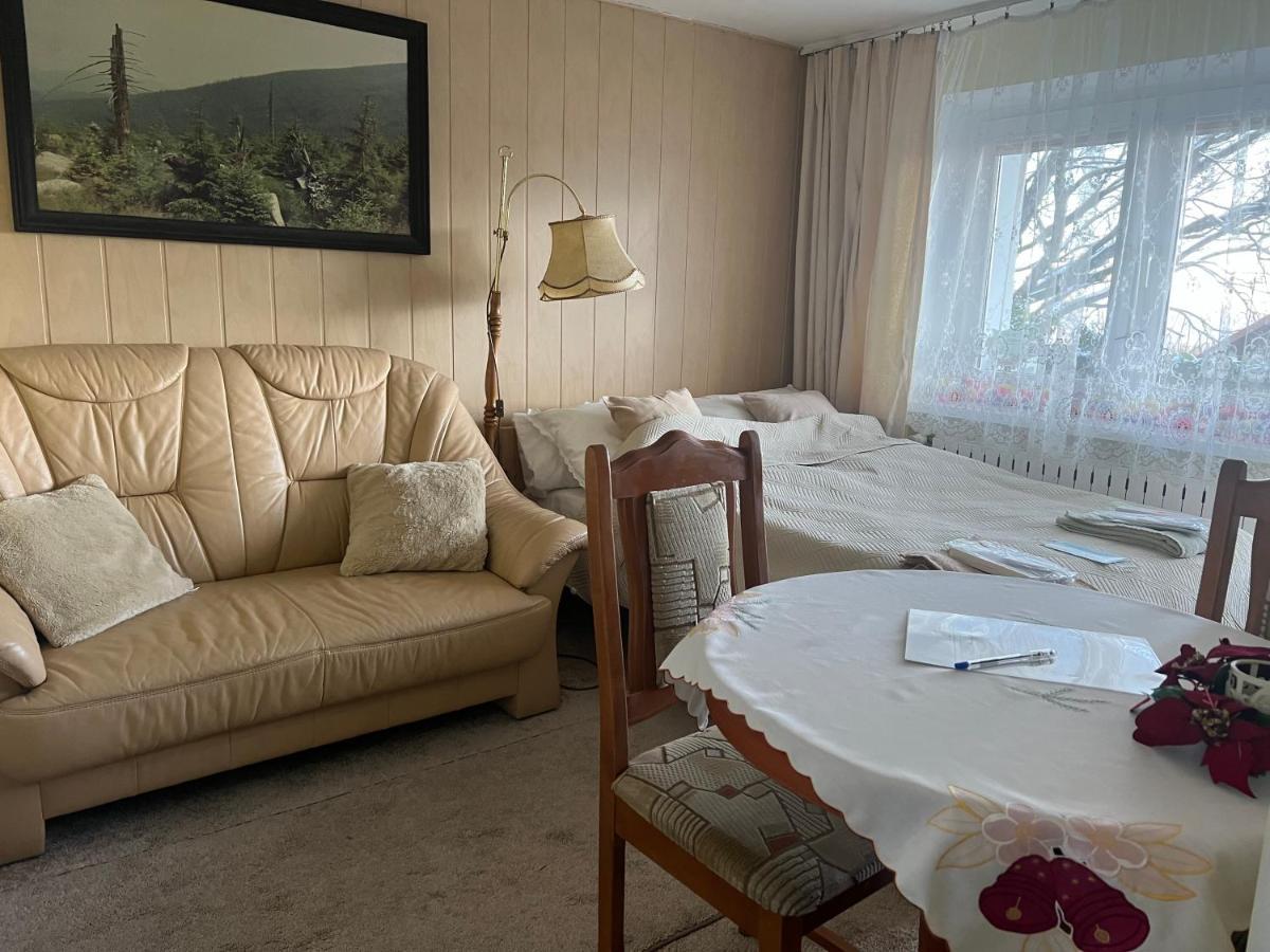 Apartment Azyl - Kazdy Z Wlasna Kuchnia I Lazienka *