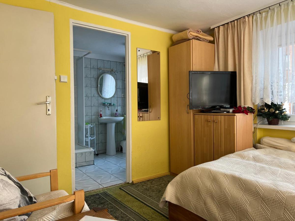 Apartment Azyl - Kazdy Z Wlasna Kuchnia I Lazienka